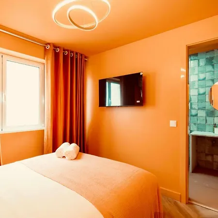 Dream Glow - With Private Bathroom 3*